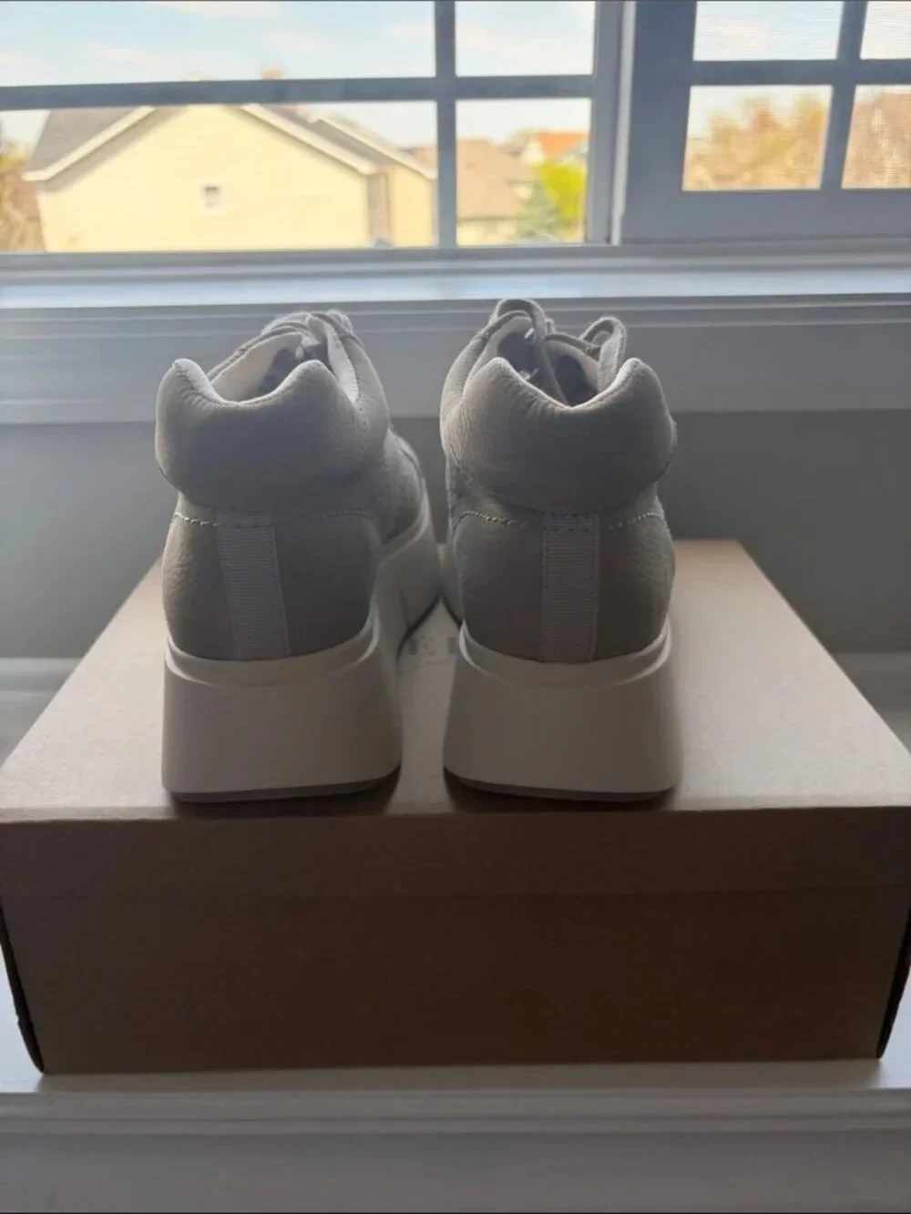 Naked Feet nwot elevated